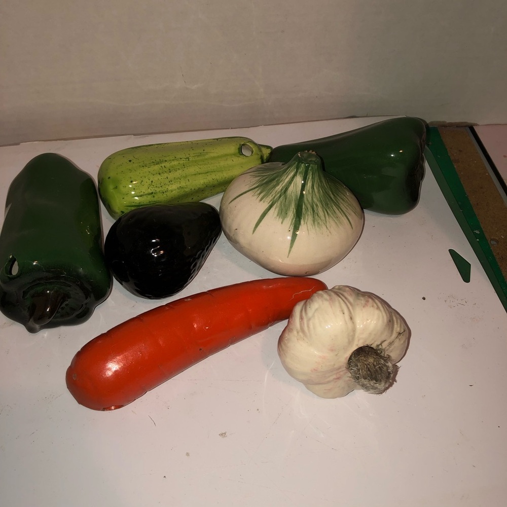 Ceramic Vegetable Decor Set - Green, Orange, White 8 pieces- excellent shape